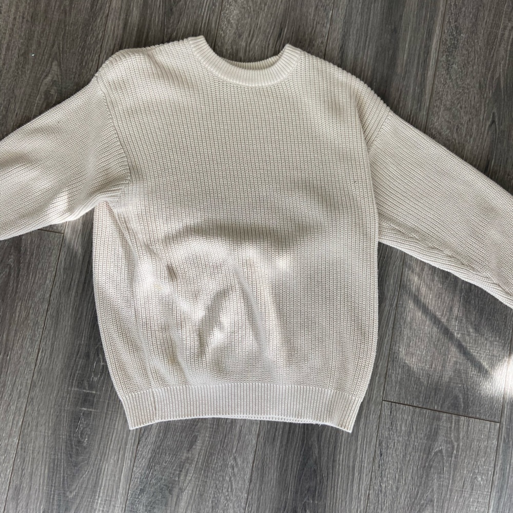 Brandy Melville sweater
